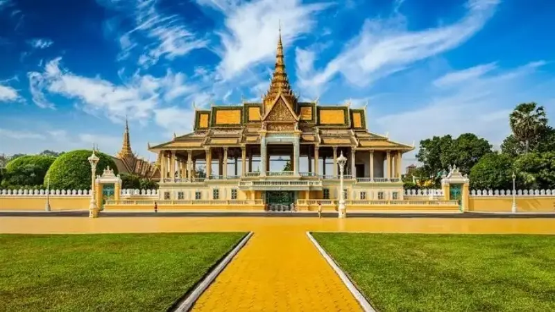 Phnom Penh: Discover the Vibrant Heart of Cambodia