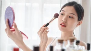 10 Natural Makeup Methods for Teenagers that are Easy to Do