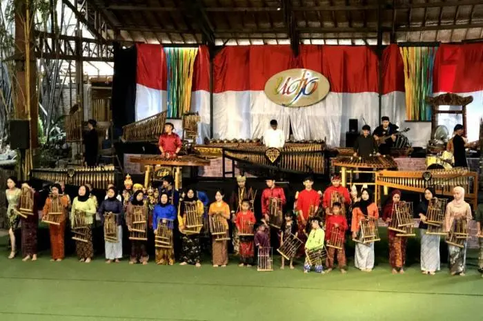 Saung Angklung Udjo, Get Closer to Sundanese Culture in Bandung