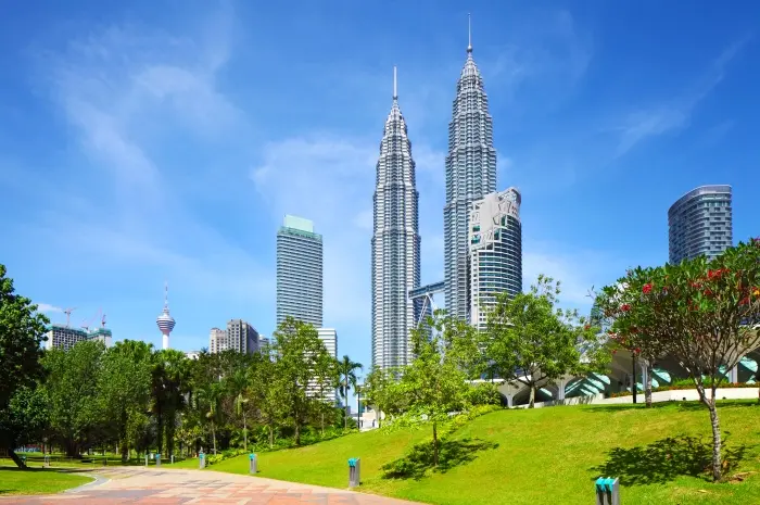 Architectural Design and Structure Petronas Twin Towers