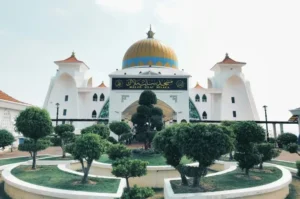 Masjid Selat Melaka